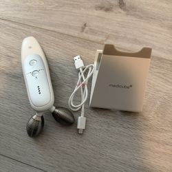 Medicube Age-R Derma EMS Shot   (Beauty Device)