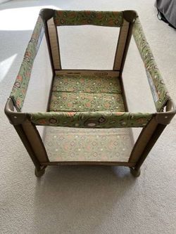 Graco Pack N Play Playpen Portable Baby Play Yard Safari Animals