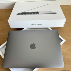 1TB SSD 16GB RAM 2.7GHz i7 Quad Core CPU i7 MacBook Pro Touch Bar & Touch ID Retina Display 13” 