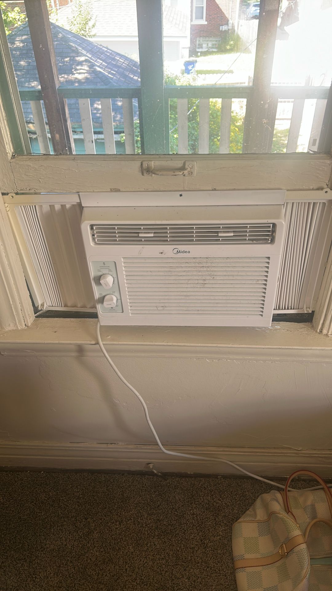2 AC WINDOW UNITS 