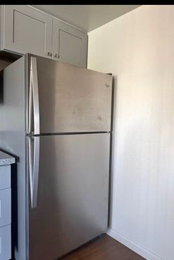 Refrigerator whirlpool