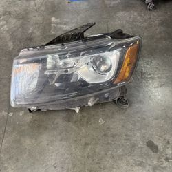 2014 - 2016 Jeep Grand Cherokee Left Headlight 