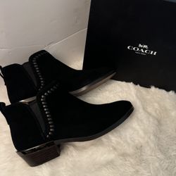 Like New Coach Boots Size 8.5 M