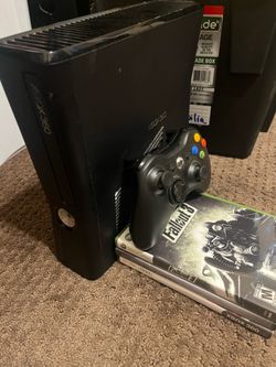Xbox 360 Console W/ 4 games and 1 controller