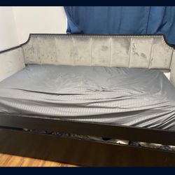 Daybed With Trundle