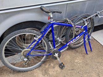 26in fuji sunfire aluminum bike + 3 extra rims with tires