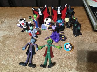 HALLOWEEN FIGURES LOT PVC DRACULA VAMPIRE WITCH SNOOPY BENDY FIGURES