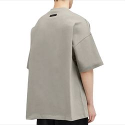 Fear of God Essentials Seal T-Shirt – Medium – NEW