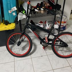 Bmx Bike  PRICE IS NEGOTIABLE 