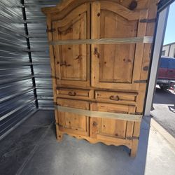 Solid Wooden TV Cabinet 