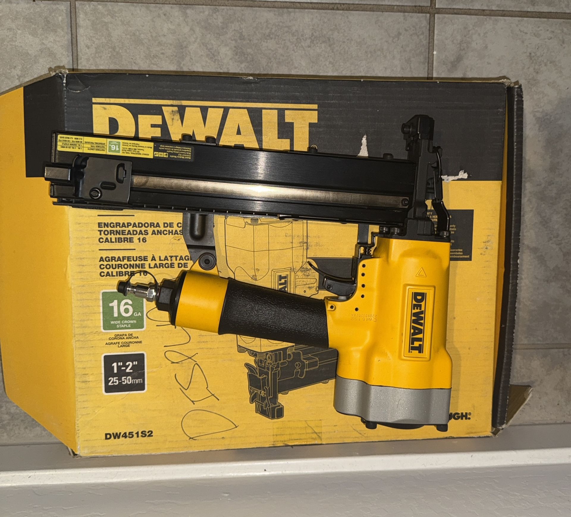 Dewalt Crown Lathing Stapler