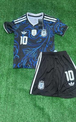 Messi kids set Argentina