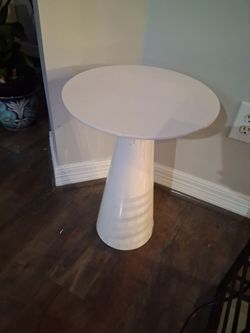 White Round Pedestal Side Table