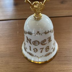 Currier and Ives bell