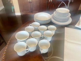 China Set - Cups, Plates, & Bowls *dm for negotiations* MUST GO