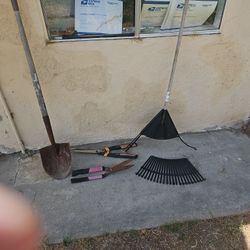 Garden Tools 4 Items $ 40