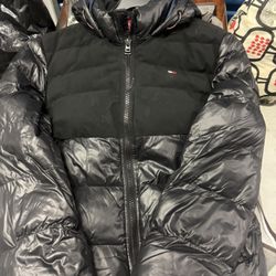 TOMMY HILFIGER  Large Black High Gloss Mens Puffer Hooded Jacket