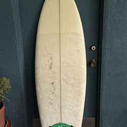 5’7 Surfboard