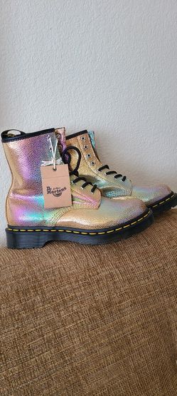 $65.00  NEW DR MARTENS SIZE 6. WEST LANCASTER 