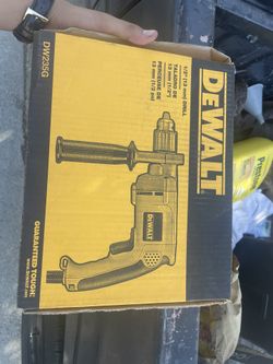 DEWALT 1/2" (13 mm) DRILL