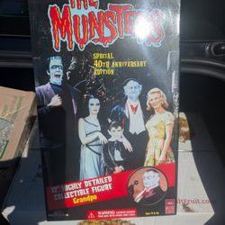 The Munsters 40th Anniversary Figurine Of Grandpa