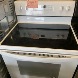 White Glass Top Stove Range Oven Whirlpool Excellent    .  Warehouse pricing.   Warranty  . Delivery Available . 2522 Market st. 33901