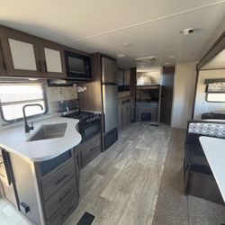 2021 Forest River Avenger travel trailer 
