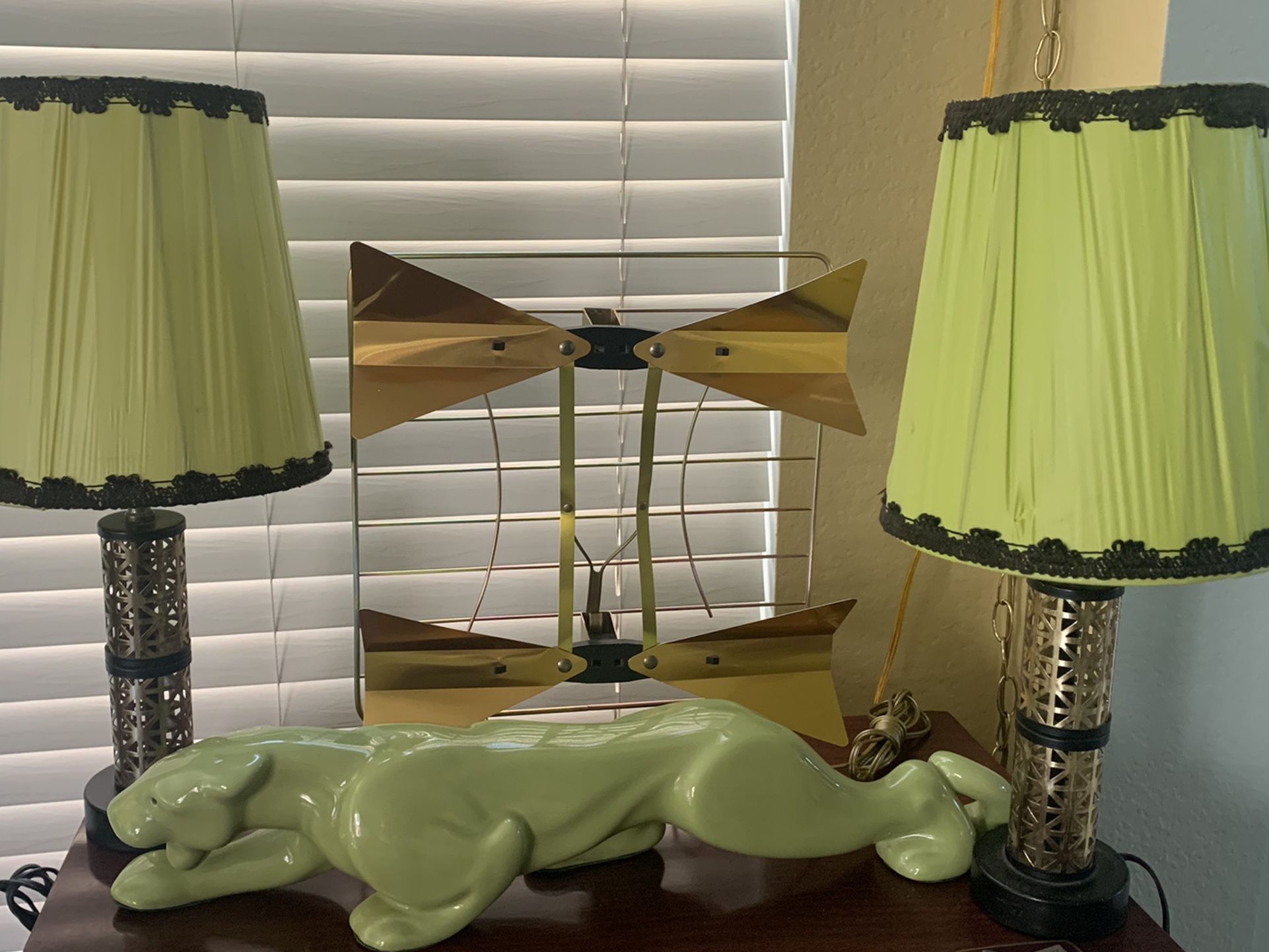 Vintage Mid Century Modern Chartreuse Panther TV Lamp