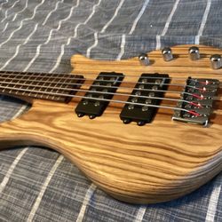 Kona Exotic Five String Electric Bass Guitar New And Unplayed 