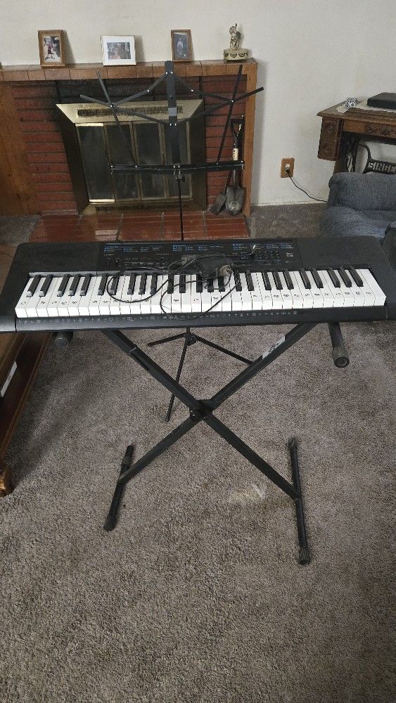 Casio Like New Electric Piano