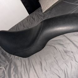 Harley Dyna Saddlemen Leather Seat