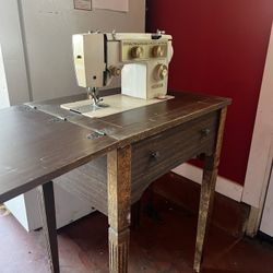 STICH MASTER SEWING MACHINE 