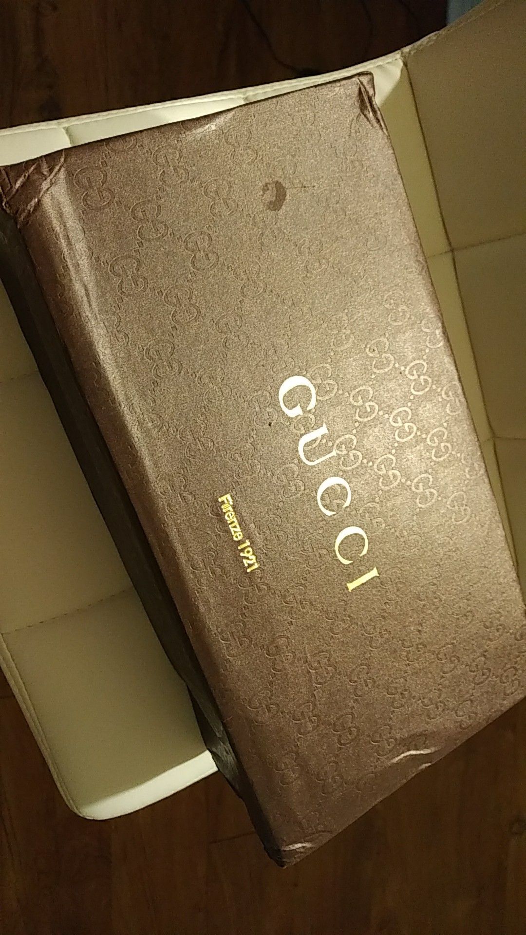 New Gucci shoes never used !!!!