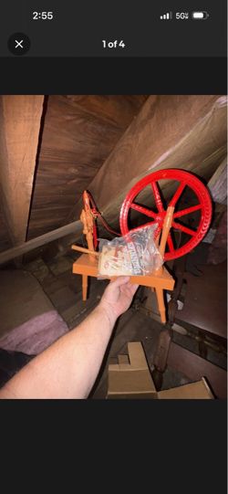 Vintage 1961 Remco Little Red Spinning Wheel Toy #819 w/ Original Box As Is