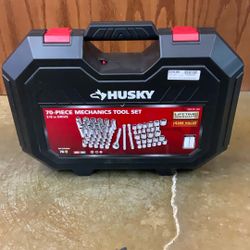 New Unopened 70 Pc Mechanics Tools
