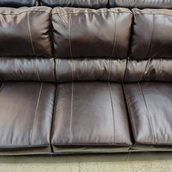 Leather 2 Piece Sofa Set!