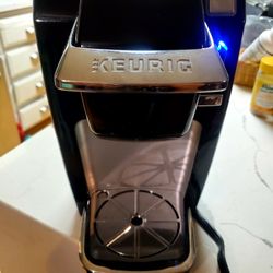 Keruig Coffee  Maker...Black Takes Coffee Pods...Works Great!