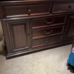 Dresser & Chest
