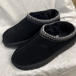 Womans Size 10 Black TAZ Slippers - NEW