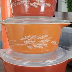 Autumn Harvest Wheat Pyrex Casserole dishes. Vintage Pyrex. Pyrex dishes. Vintage kitchenware. Pyrex 473, 474, 475. Fall Pyrex. Thankgiving.