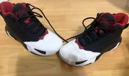 Boys Nike Jordan Max Aura 4 (size 4)