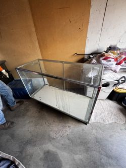 Rectangular Glass Display 