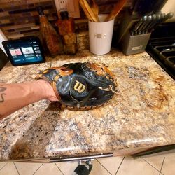 Wilson A2000 Catchers Glove  33