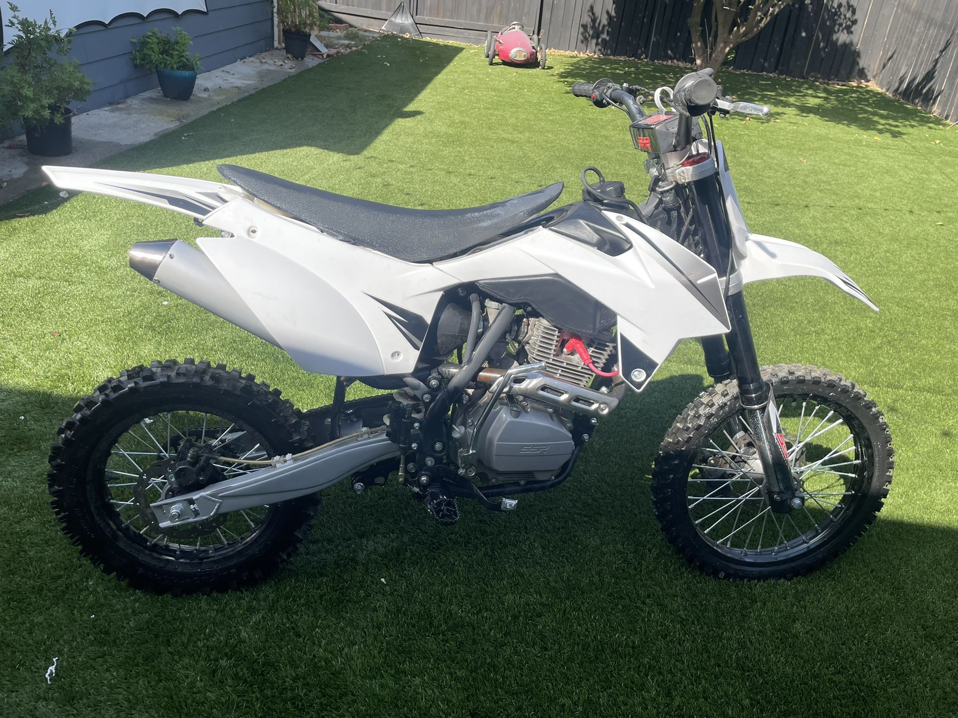 New SSR MOTORSPORTS 150cc DIRT BIKE