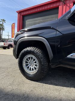 New Lock Offroad Trail With New 33” Nitto Tires In Stock 