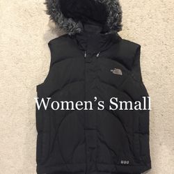 NORTH FACE / "PRODIGY" 600 Down Puffy Vest Coat Jacket w/ Fur Hood / Women’s Small (S) / Retails $200 +Tax / Excellent Condition!! / Black & Gold 