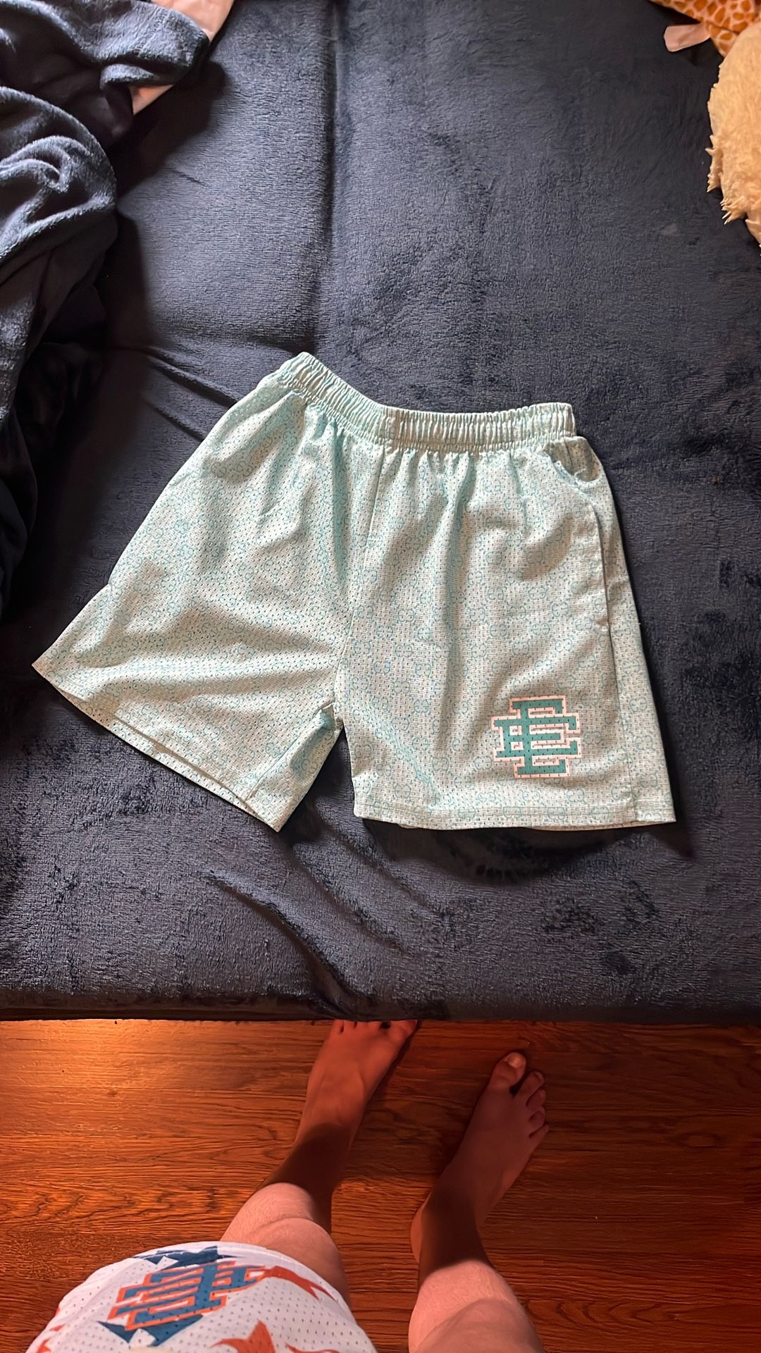 EE shorts