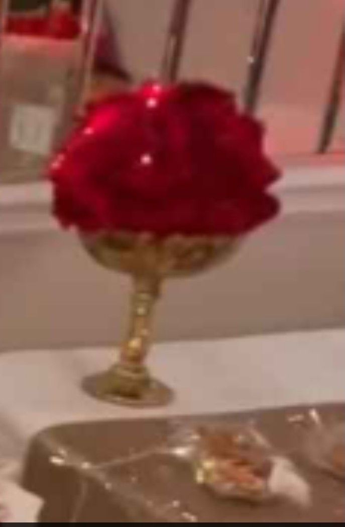 3 Gold Vase $15 A Piece