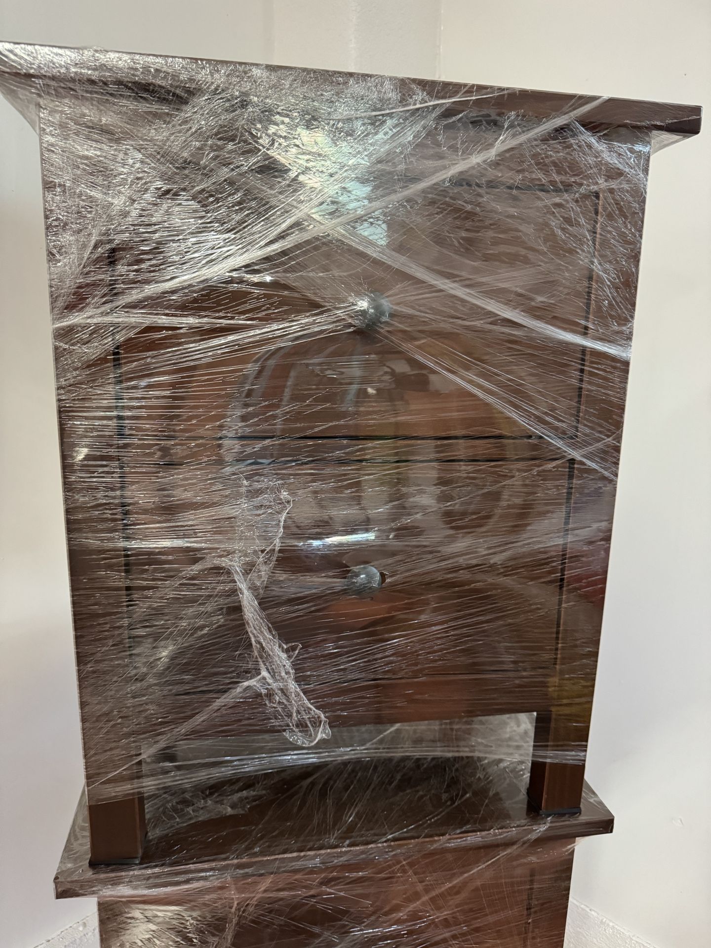 Two Nightstands (like New)