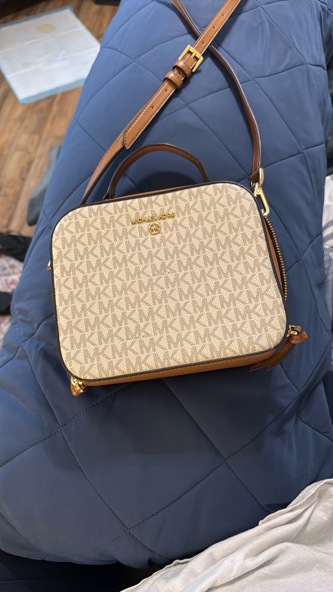 Micheal kors-ivory/acorn Small Square Crossbody
